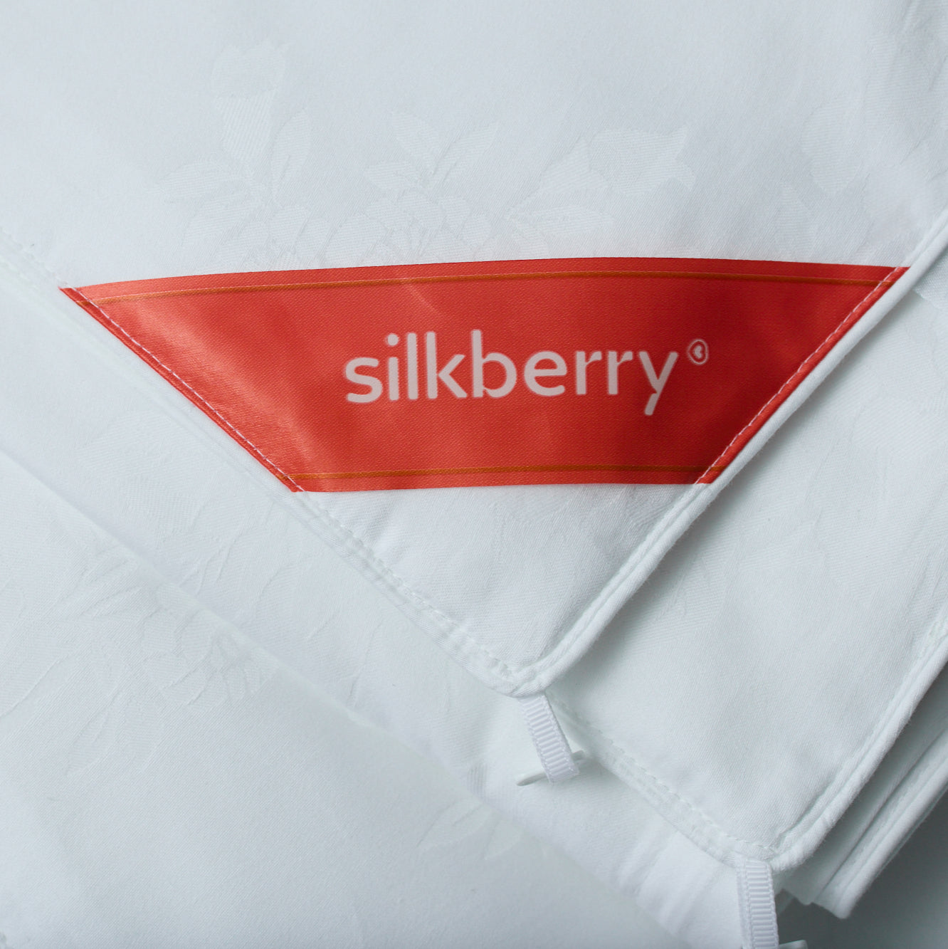 summer silk filled duvet_off white_jacquard_silkberry 